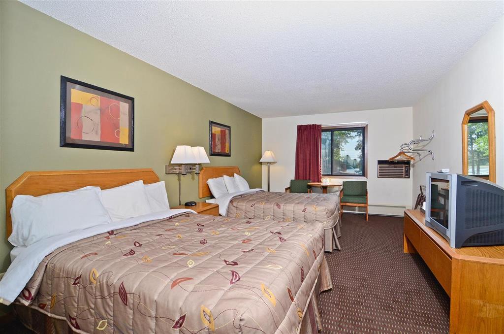 Amerivu Inn And Suites - Hayward Room photo